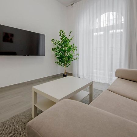 Suara Apartamentos 1 มาดริด ภายนอก รูปภาพ