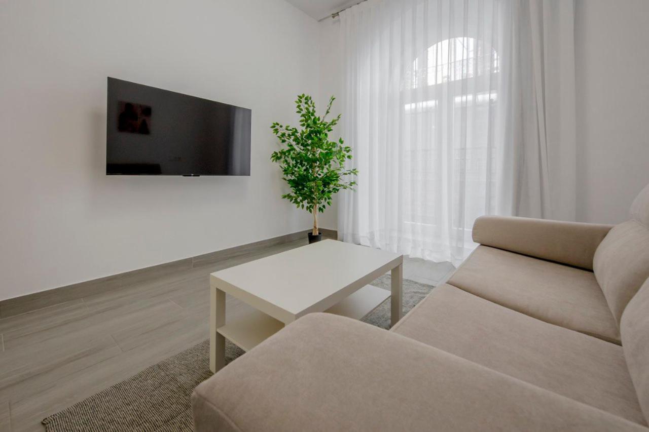 Suara Apartamentos 1 มาดริด ภายนอก รูปภาพ